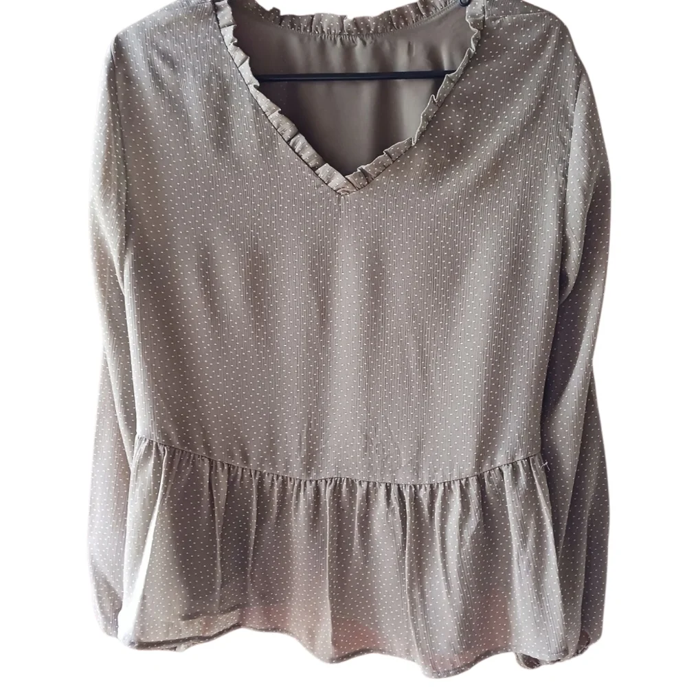 LOFT Khaki Green Blouse - Picture 4 of 4